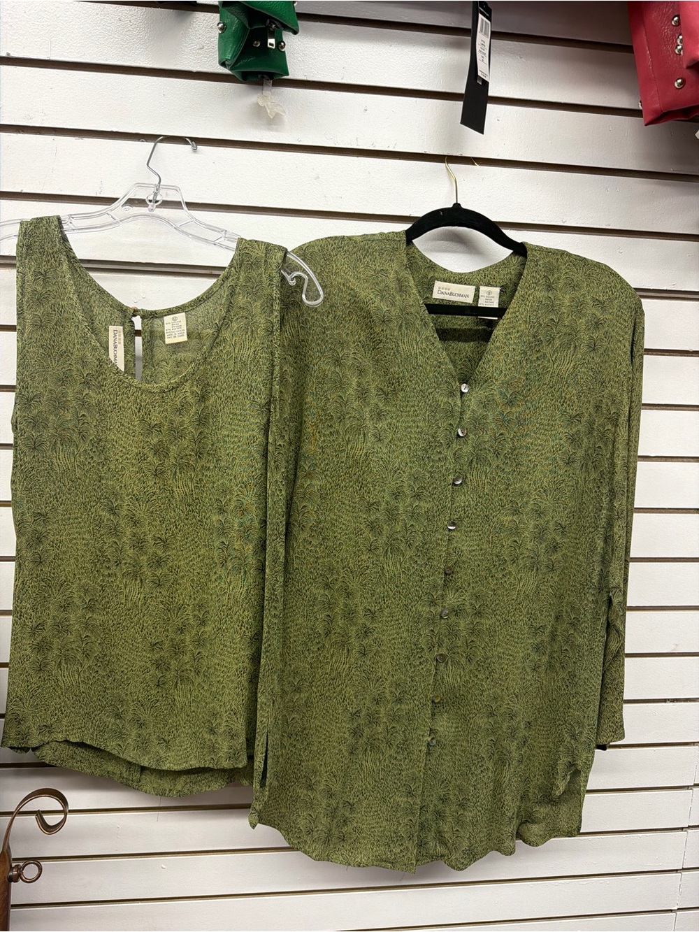 Dana Buchman Women’s Size 8 Olive Green 2-Piece Cardigan & Tank Set Lightweight